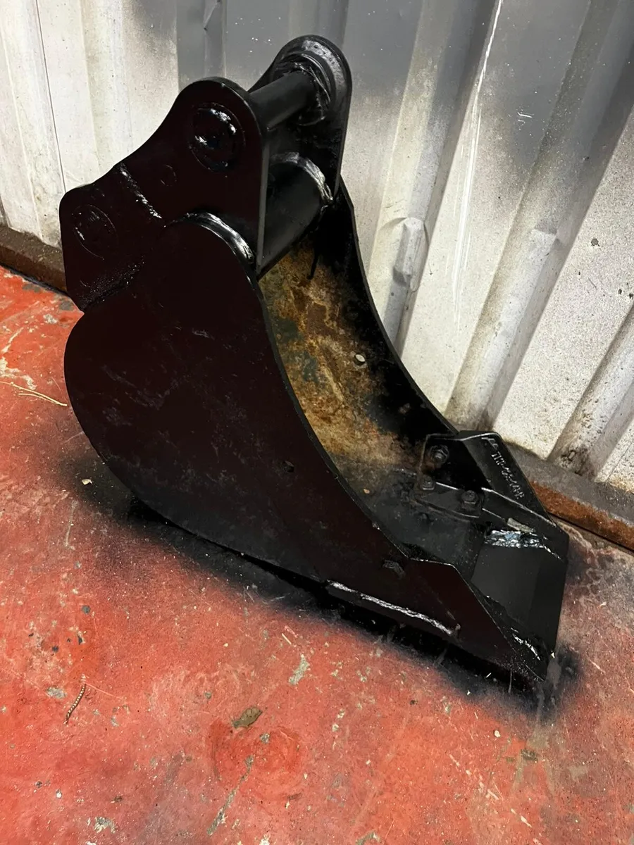 Bucket repairs and refurbishment - Image 2