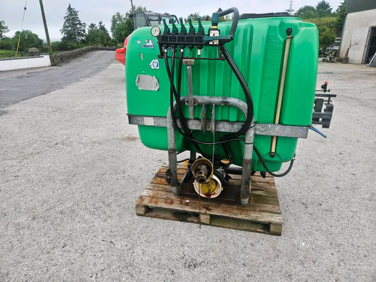 600lit sprayer - Image 1