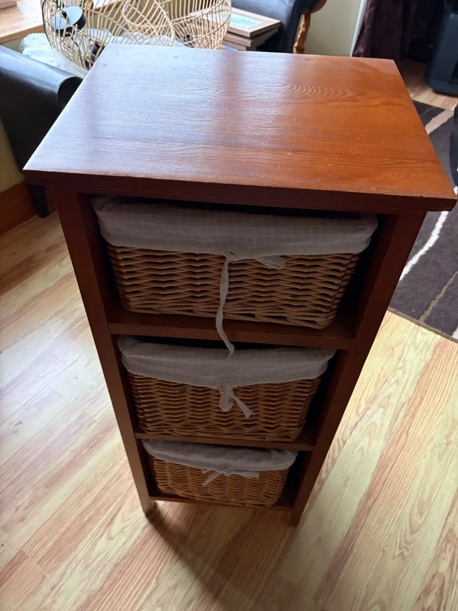 Corner three drawer unit