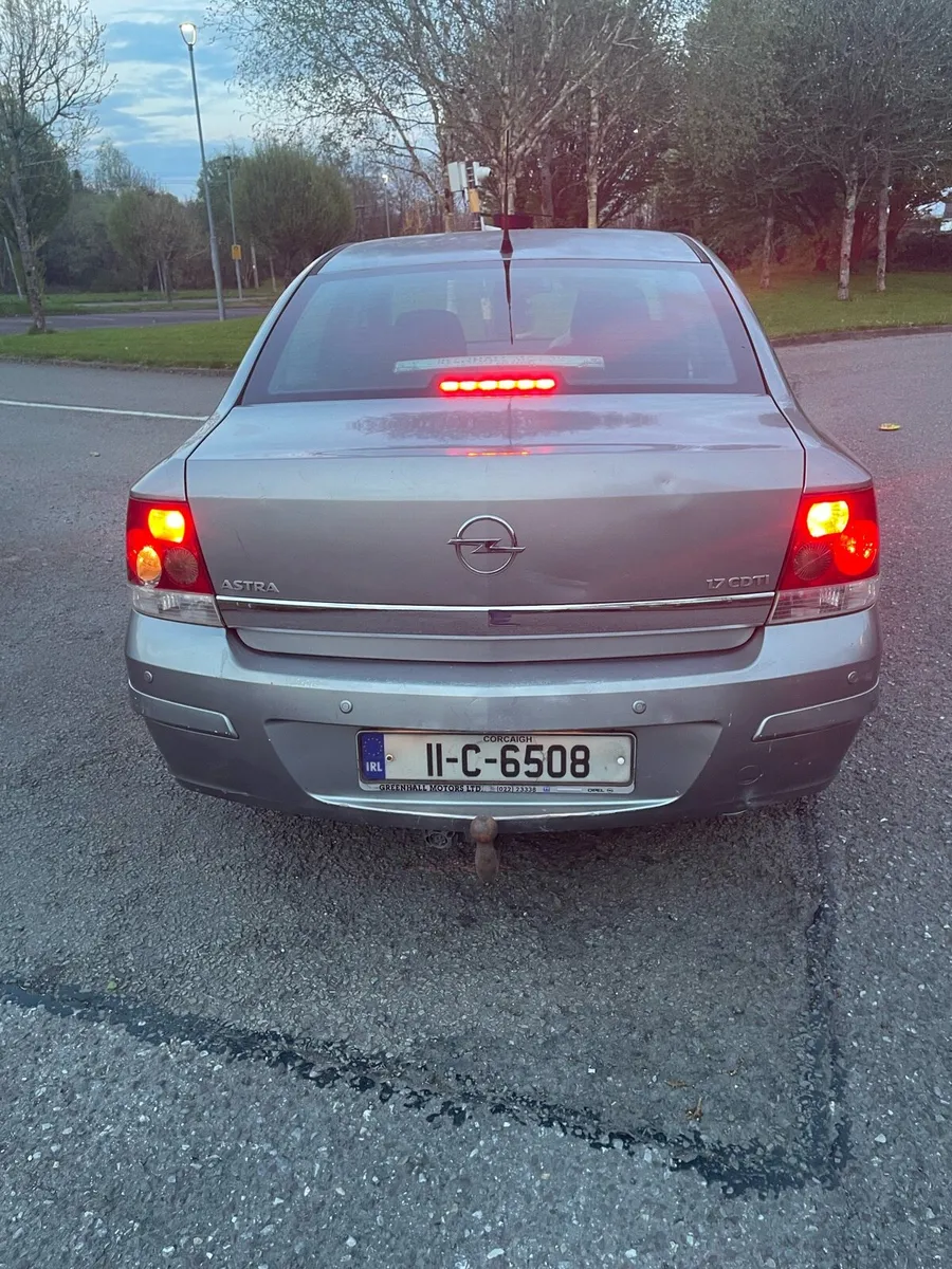 Opel Astra 1.7cdti 110ps 4 door - Image 3