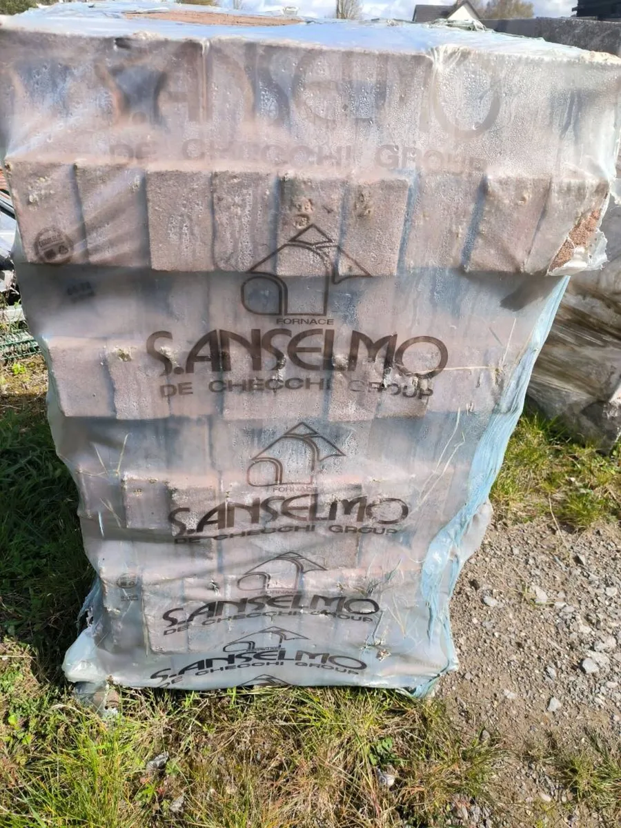 Clay bricks - Image 1