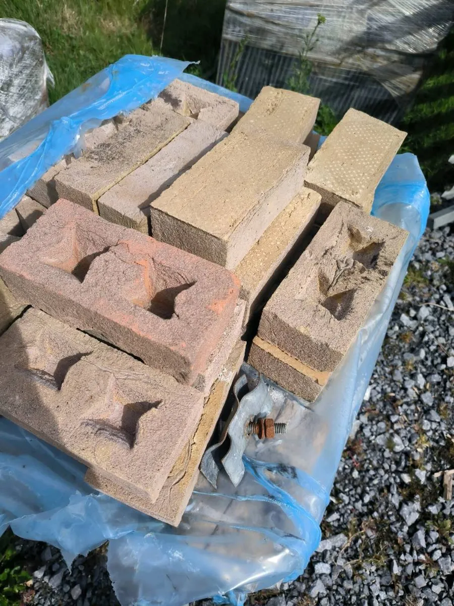 Clay bricks - Image 2