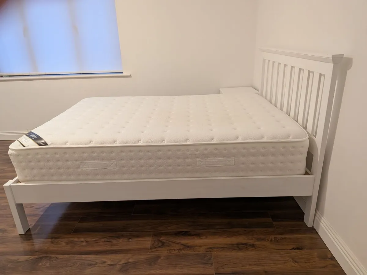 Bed and mattress - Image 1