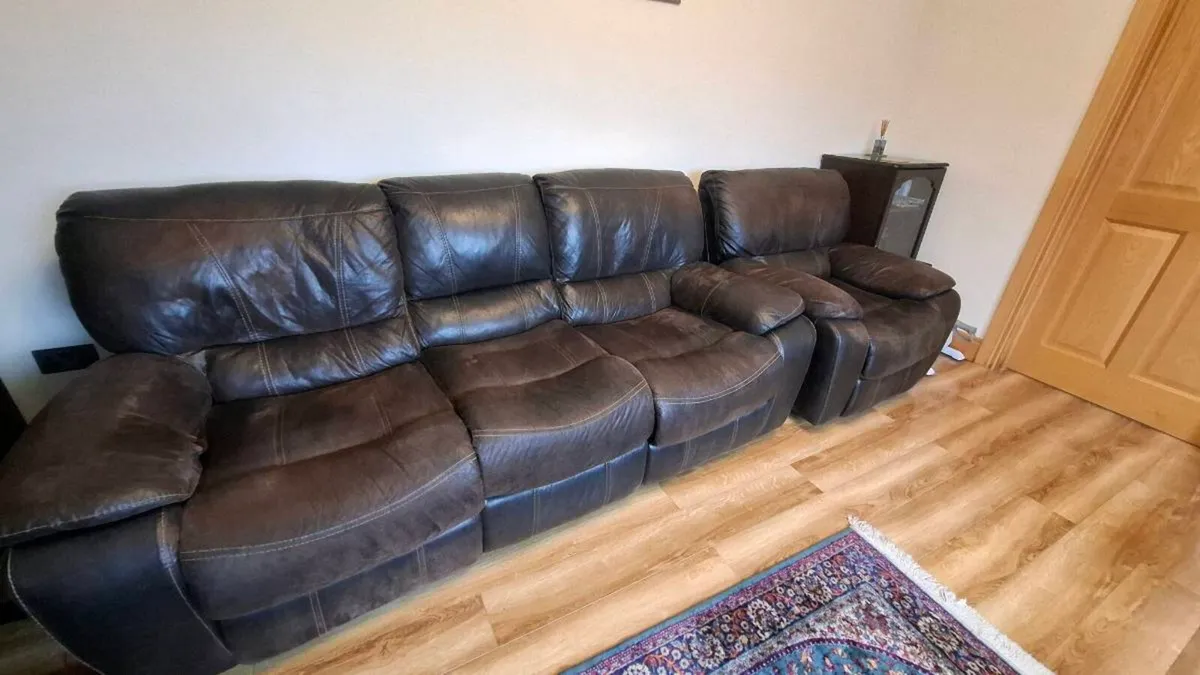 3 seater recliner sofa with 2 x recliner armchairs - Image 1