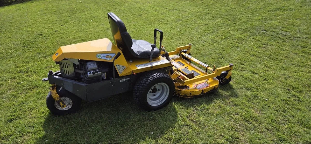 Walker 18HP zero turn mower - Image 1