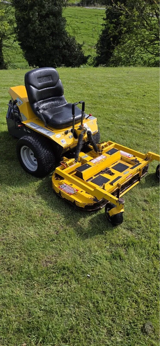 Walker 18HP zero turn mower - Image 3