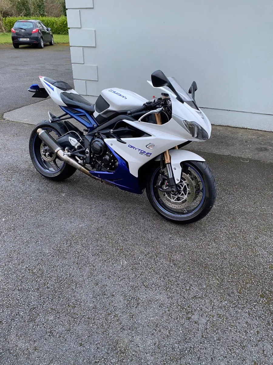 Motorcycle - Image 4