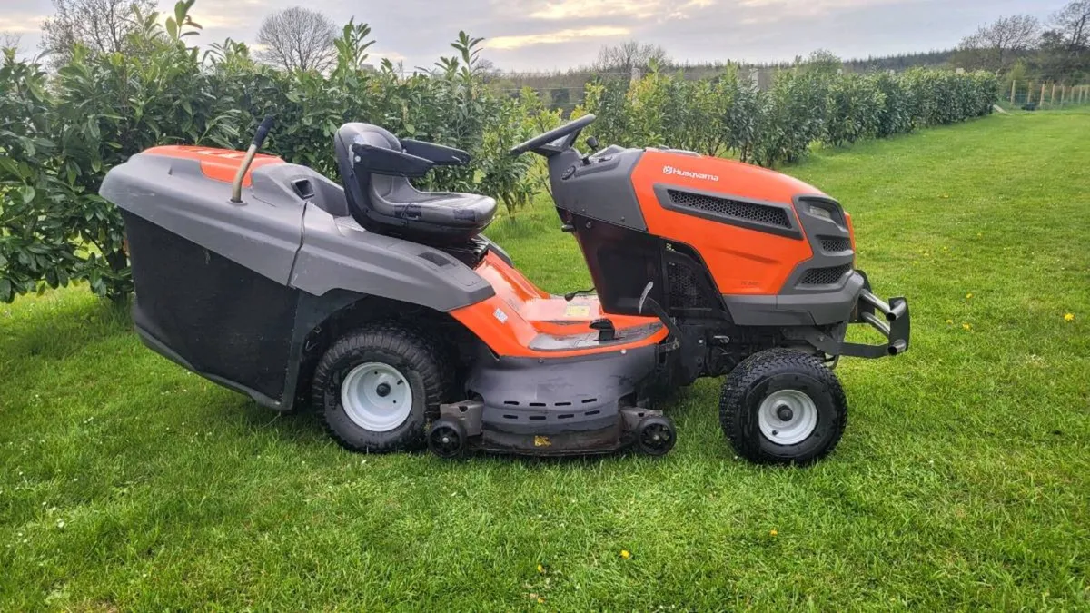 Husqvarna TC342 ride on lawn mower - Image 1