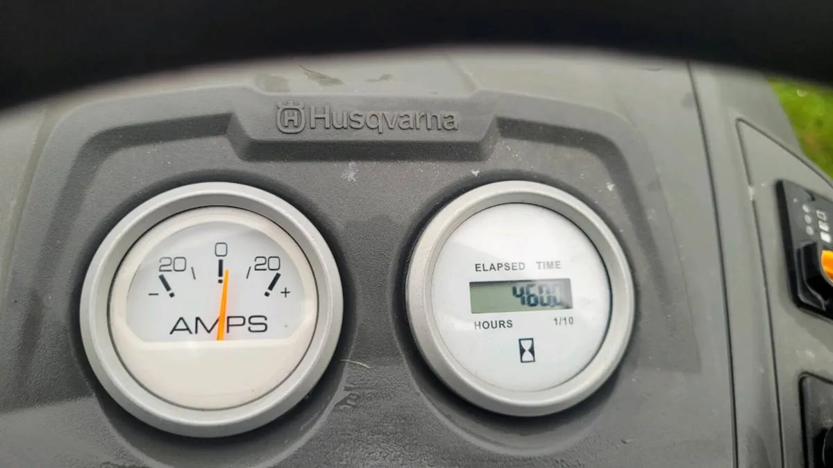 Husqvarna TC342 ride on lawn mower - Image 4