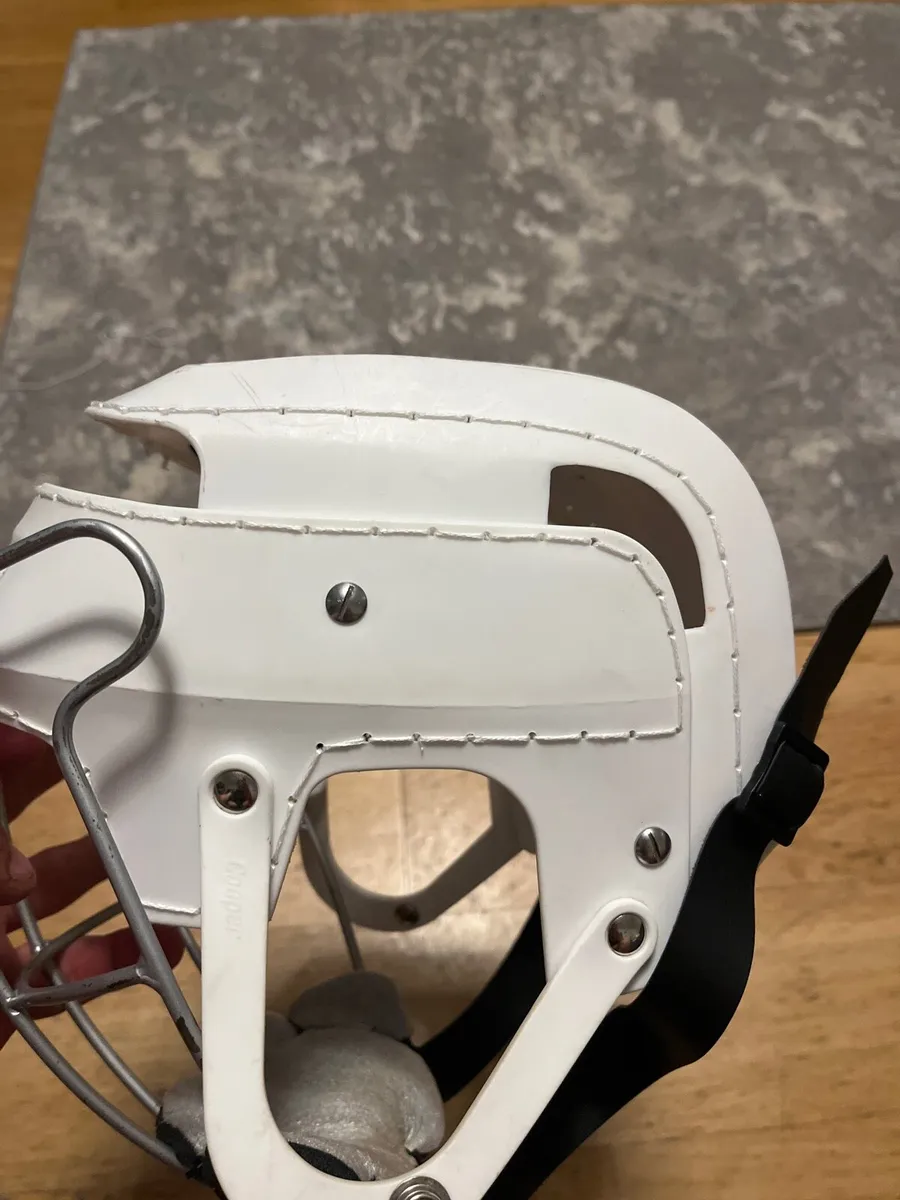 White full stitched cooper - Image 3