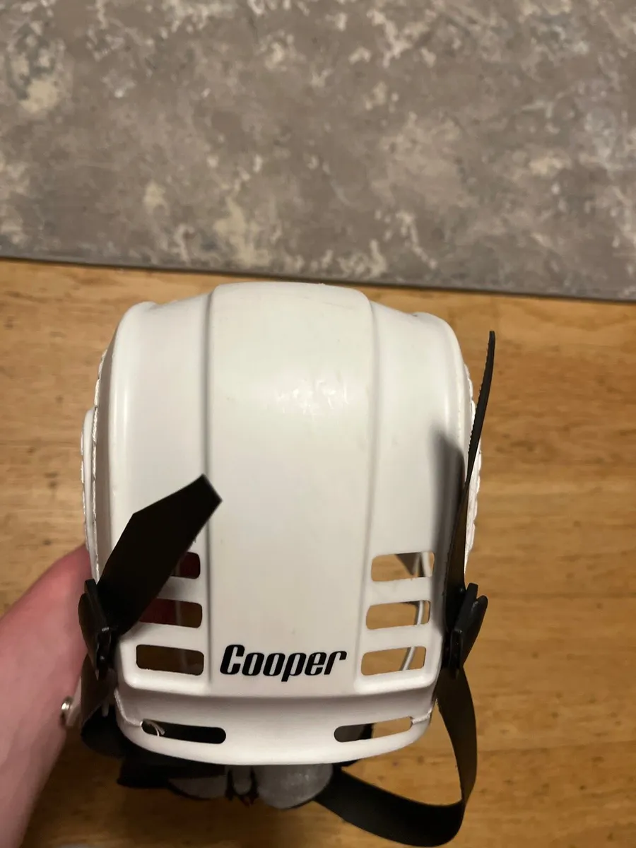 White full stitched cooper - Image 4