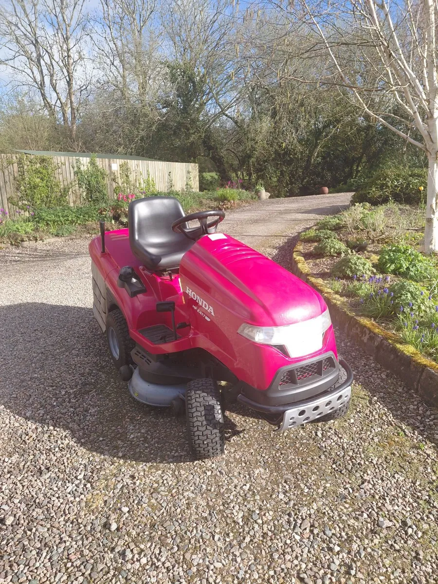 Honda ride-on lawnmower HF2417K4 (2017) - Image 2
