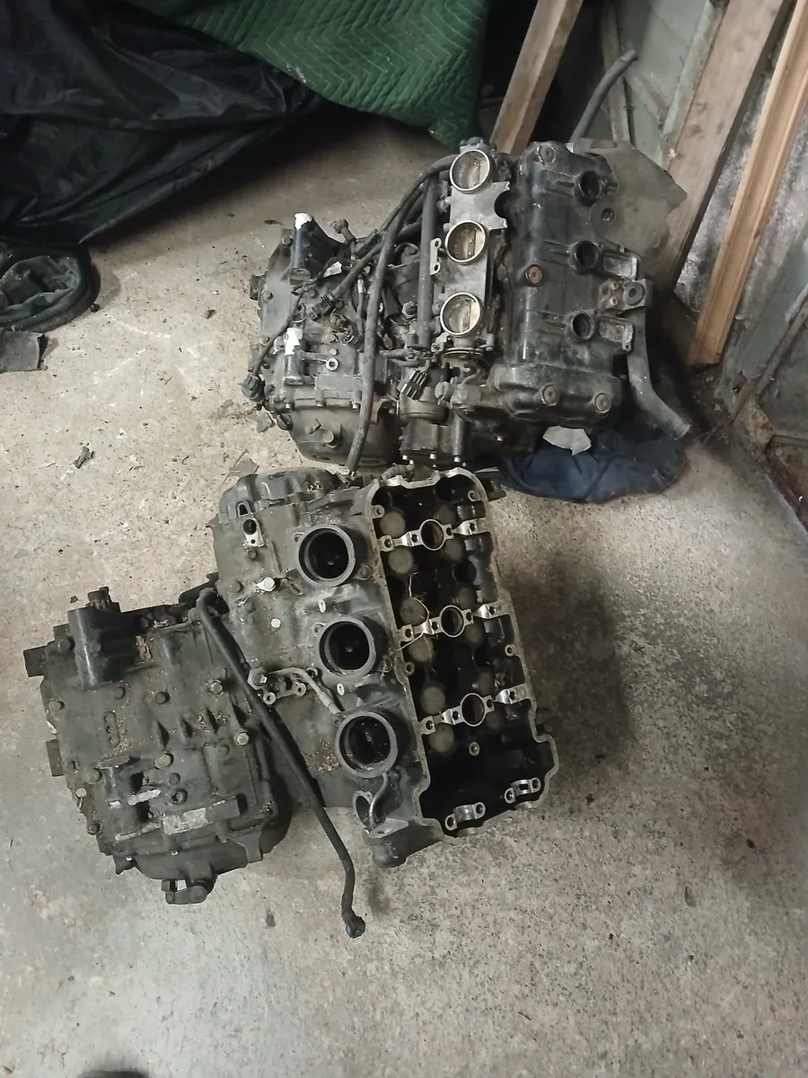 Triumpt speed triple Engine and bits - Image 2