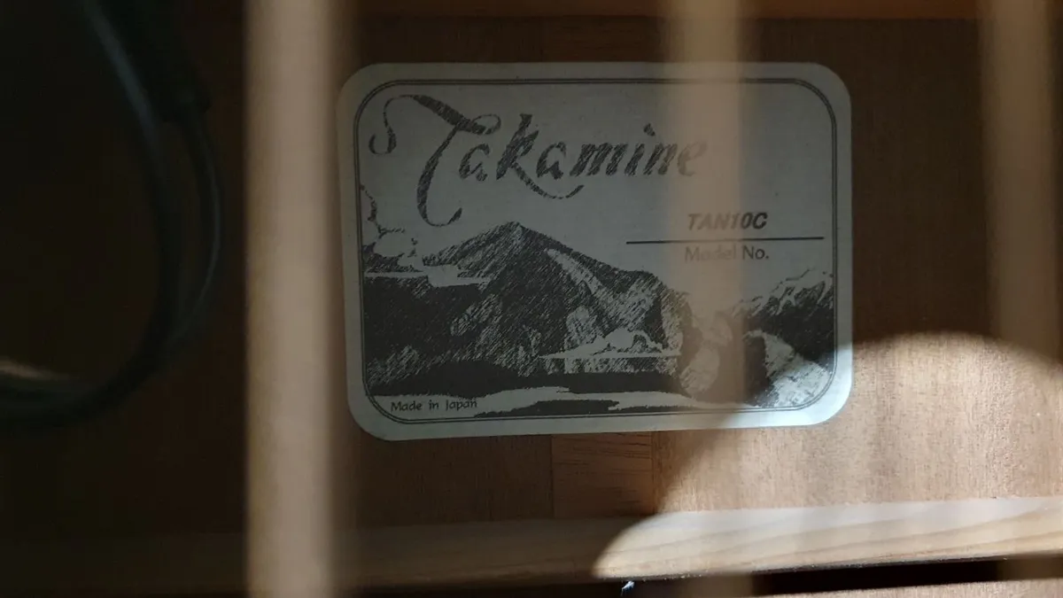 Acoustic guitar - Image 3