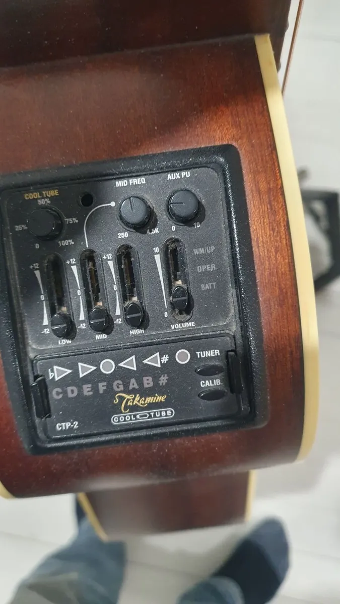 Acoustic guitar - Image 4