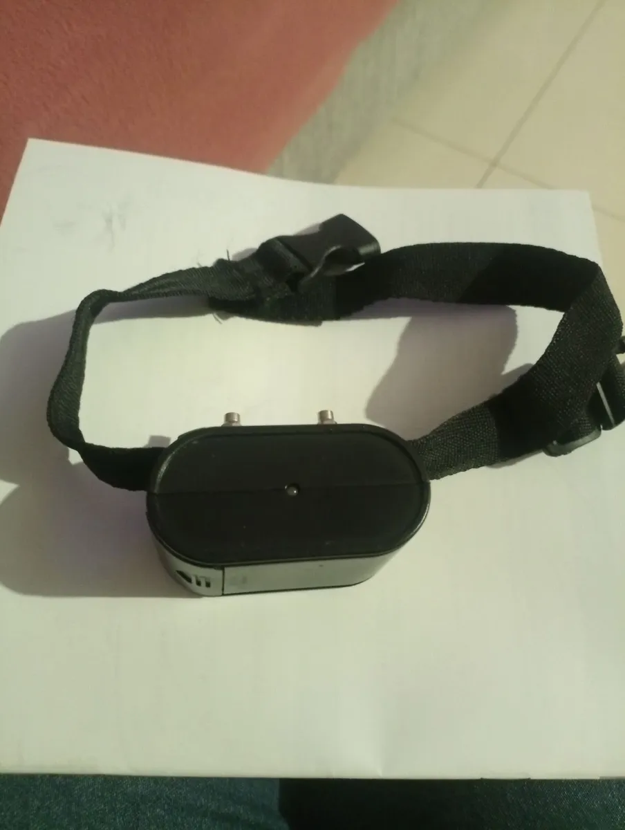 Electric dog fence device & collar - Image 1