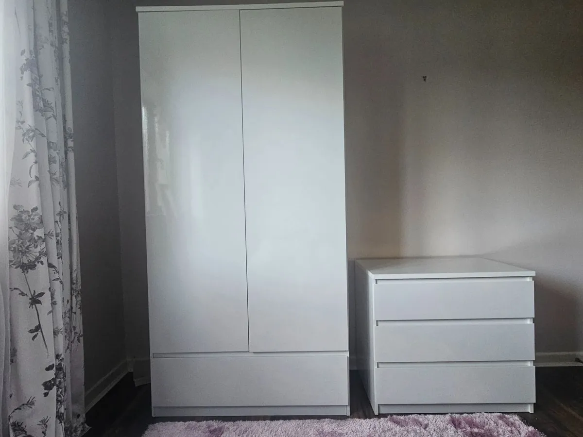 Wardrobe & Chest of drawers - Image 1