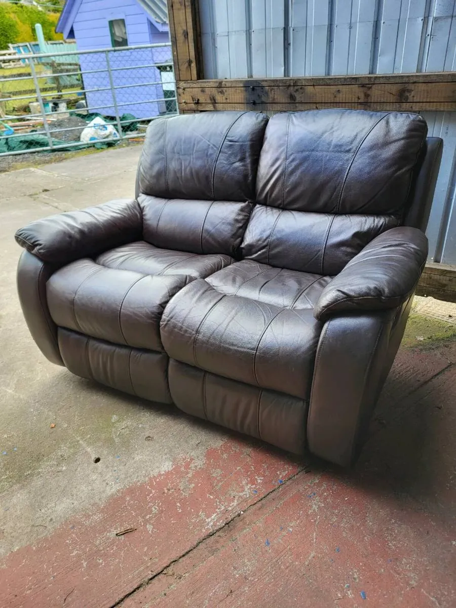 Leather recliner suite - Image 1