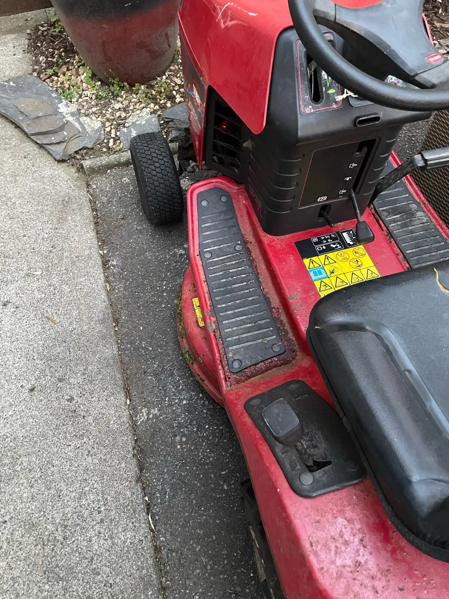 Toro Ride on Lawnmower - Image 4