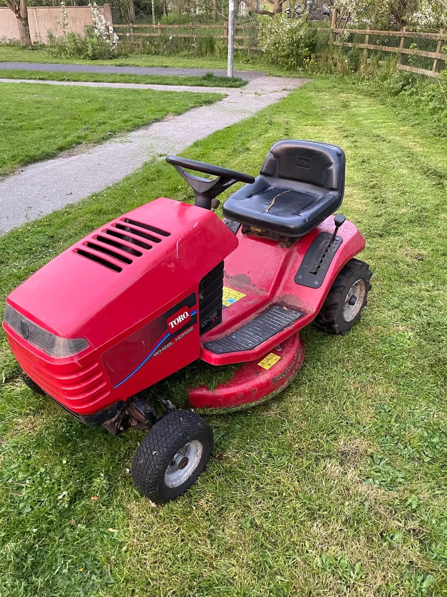Toro Ride on Lawnmower - Image 1
