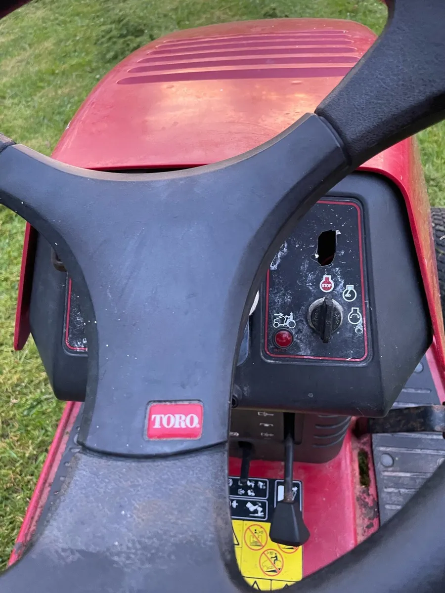 Toro Ride on Lawnmower - Image 2