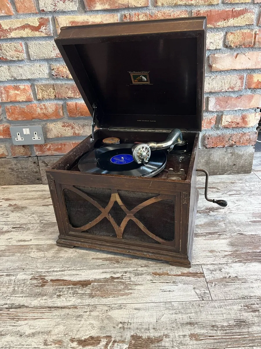 Vintage gramophone - Image 1