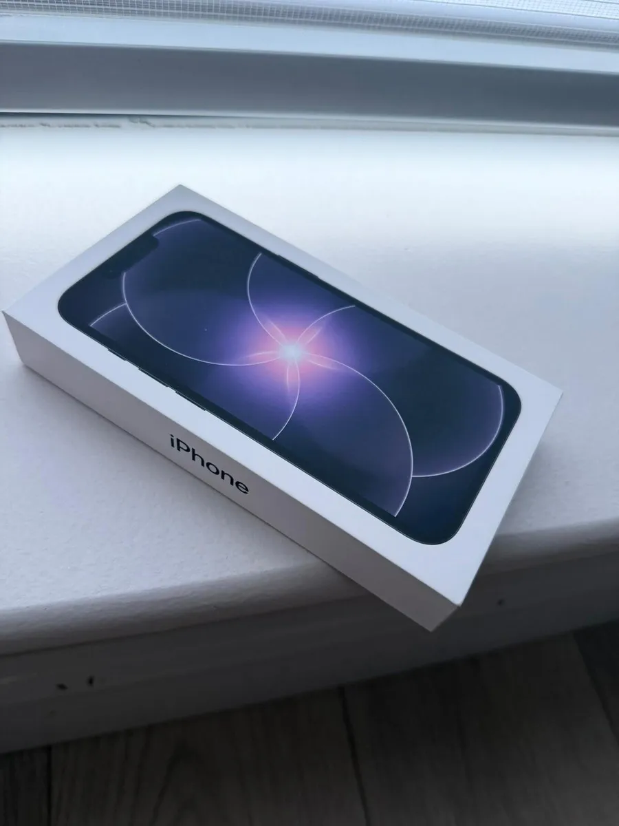 iPhone 17e / Black/ 256Gb - Image 1