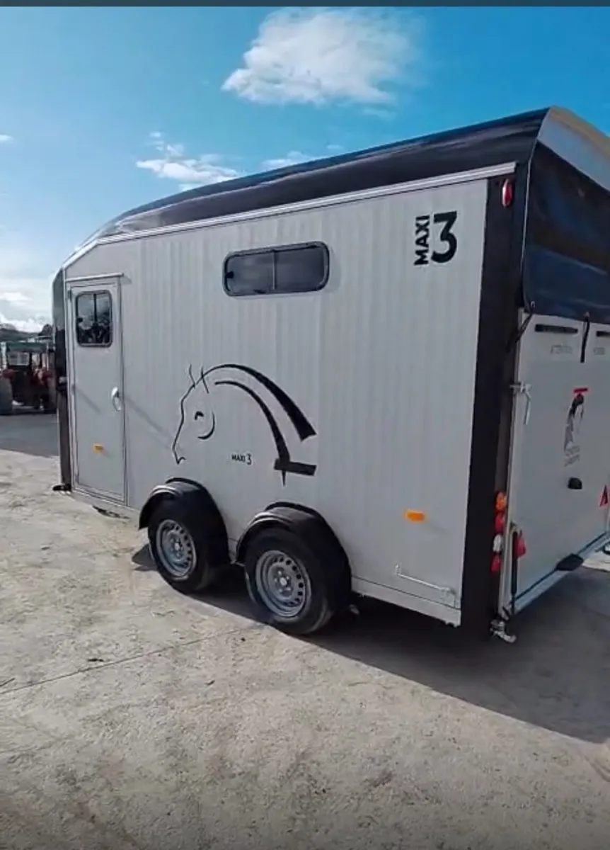 Brand new Cheval Liberte Maxi 3 horse trailer - Image 2