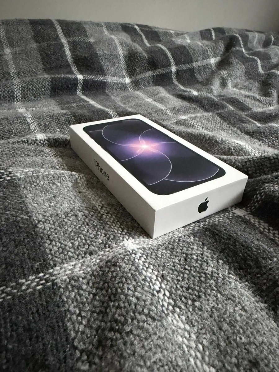 iPhone 17e / Black/ 256Gb - Image 3