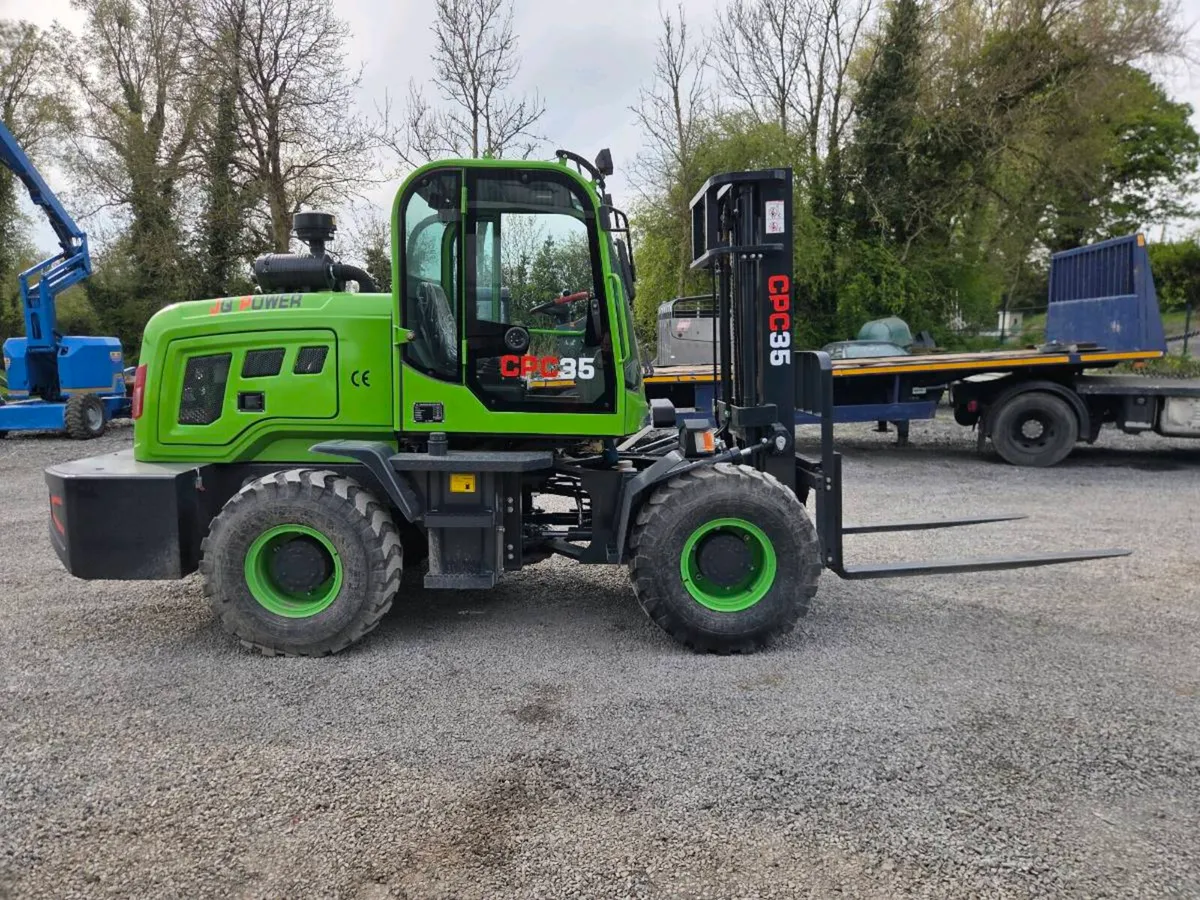 Haihong 4x4 forklift - Image 1