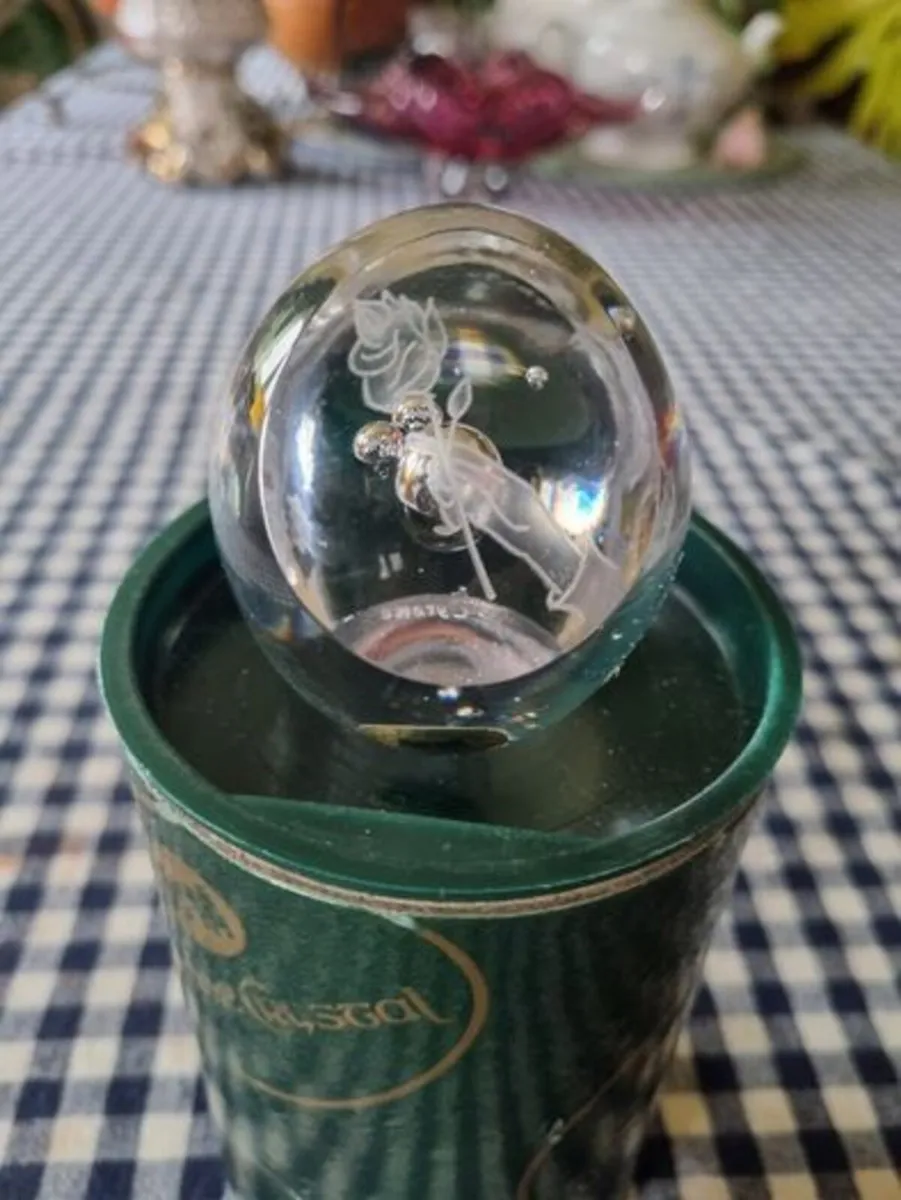Tyrone Crystal Art Glass Paperweight - Image 2