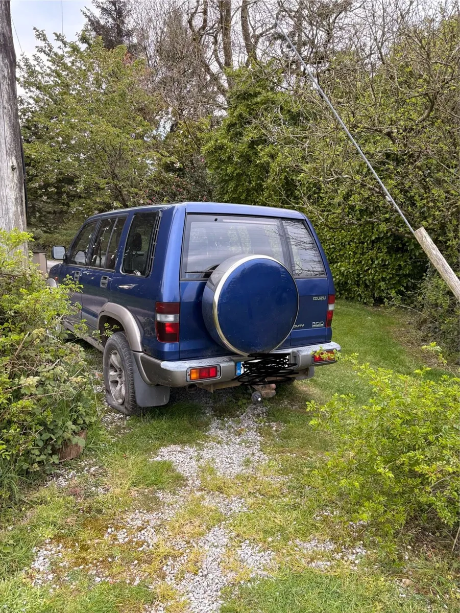Isuzu trooper - Image 4