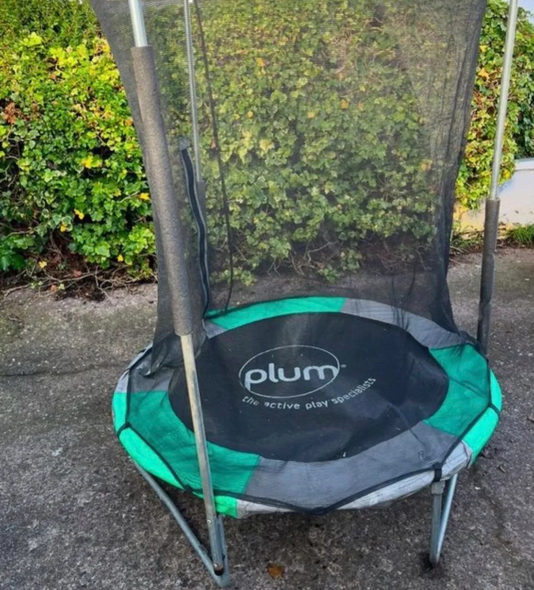 6ft trampoline with safety net