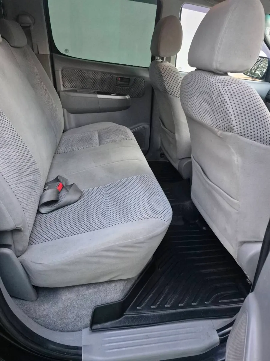 Toyota hilux - Image 3