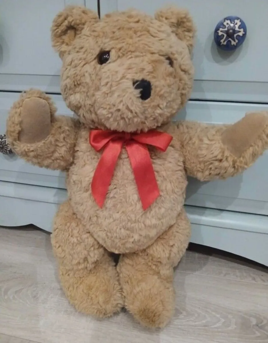 beautiful jointed teddy bear over 30 years old - Image 1