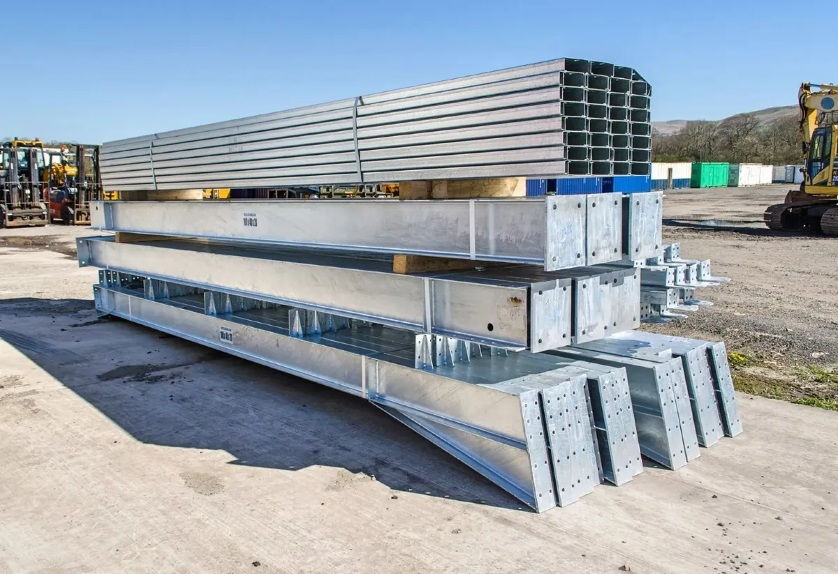 Unused 100ft x 40ft x 20ft fully galvanised steel - Image 2