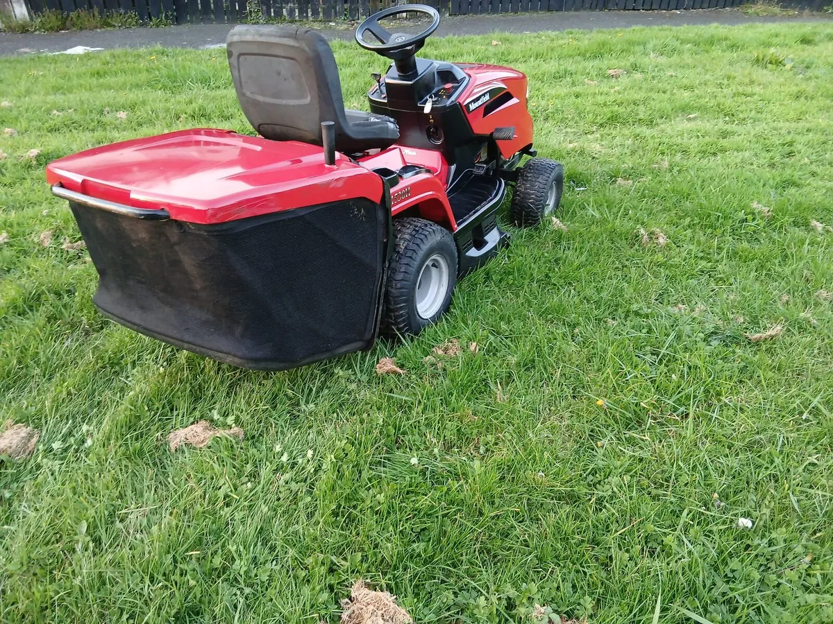 Mountfield ride on lawnmower - Image 3