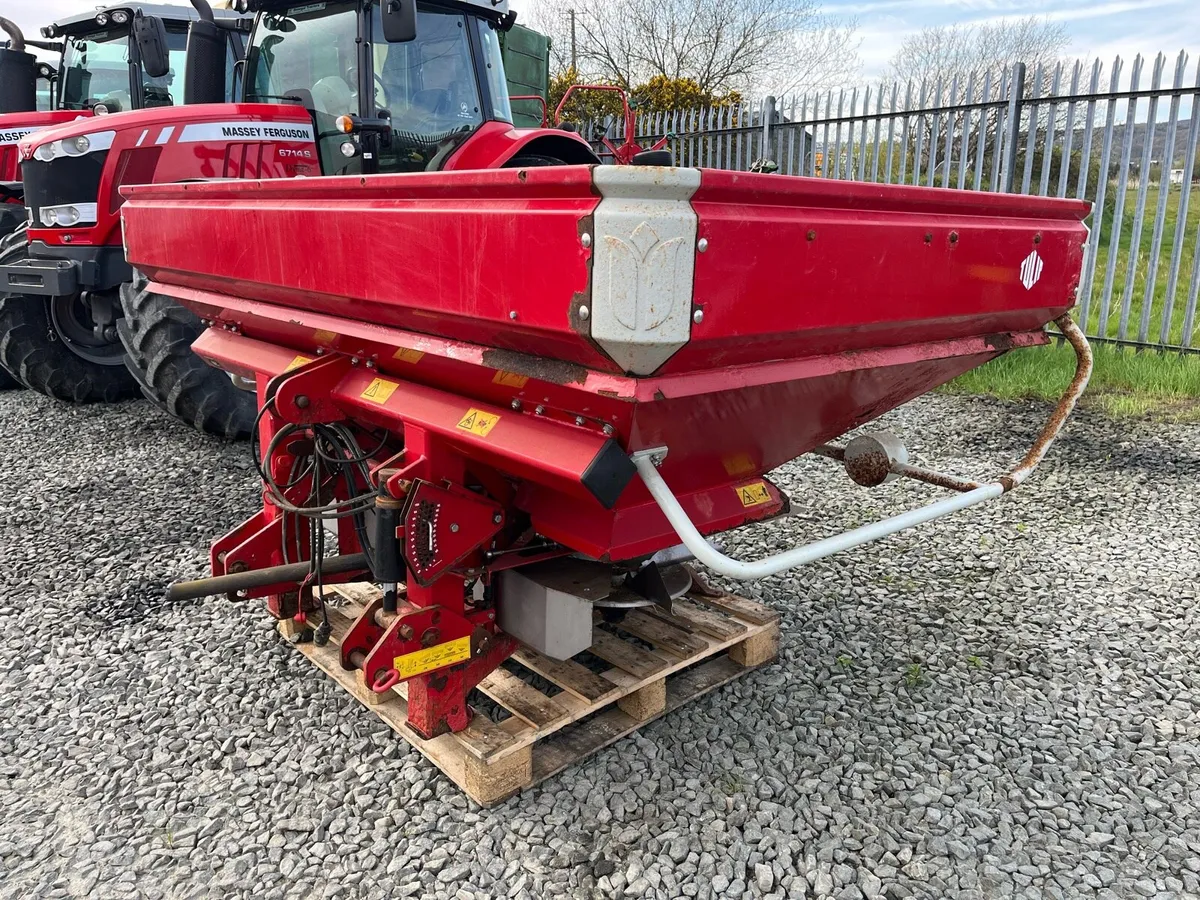Lely Fertiliser Sower - Image 1