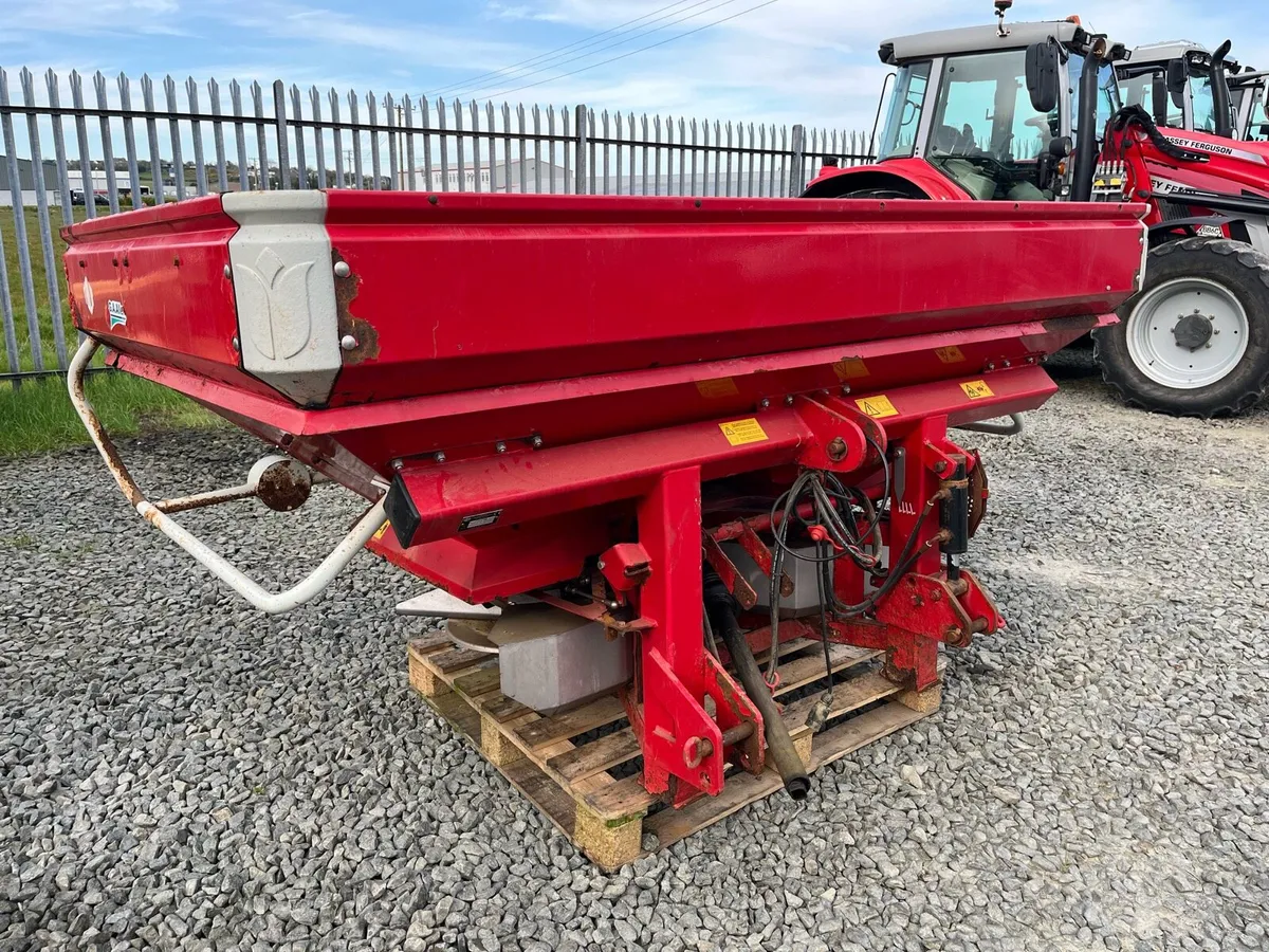 Lely Fertiliser Sower - Image 2