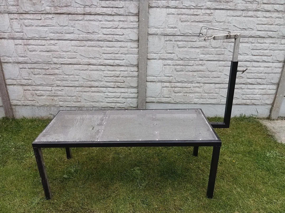 Sheep trimming stand - Image 2