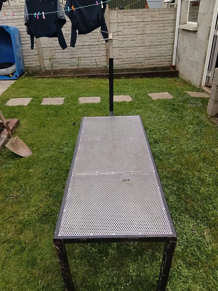 Sheep trimming stand - Image 3