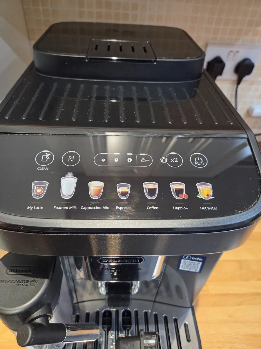 De'Longhi Magnifica Evo Coffee Machine - Image 3