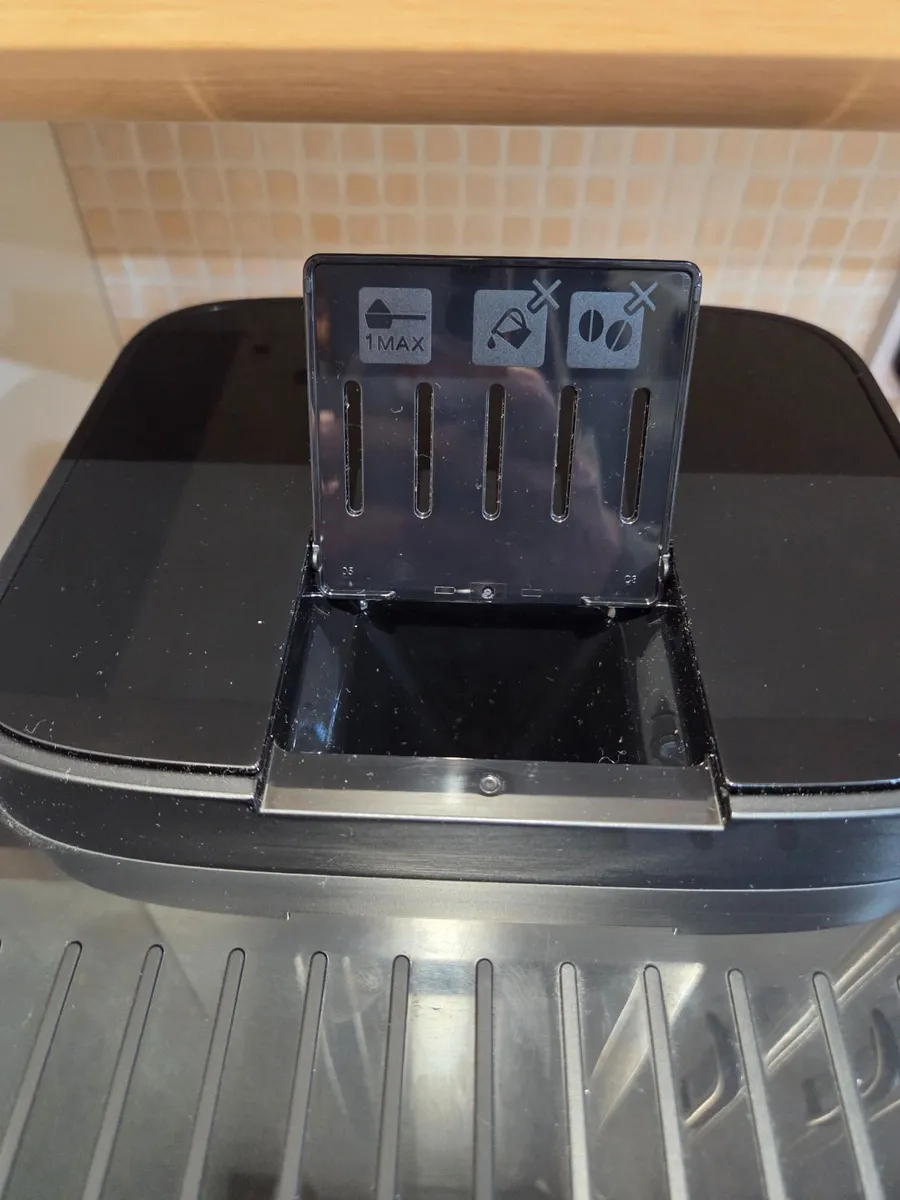 De'Longhi Magnifica Evo Coffee Machine - Image 4