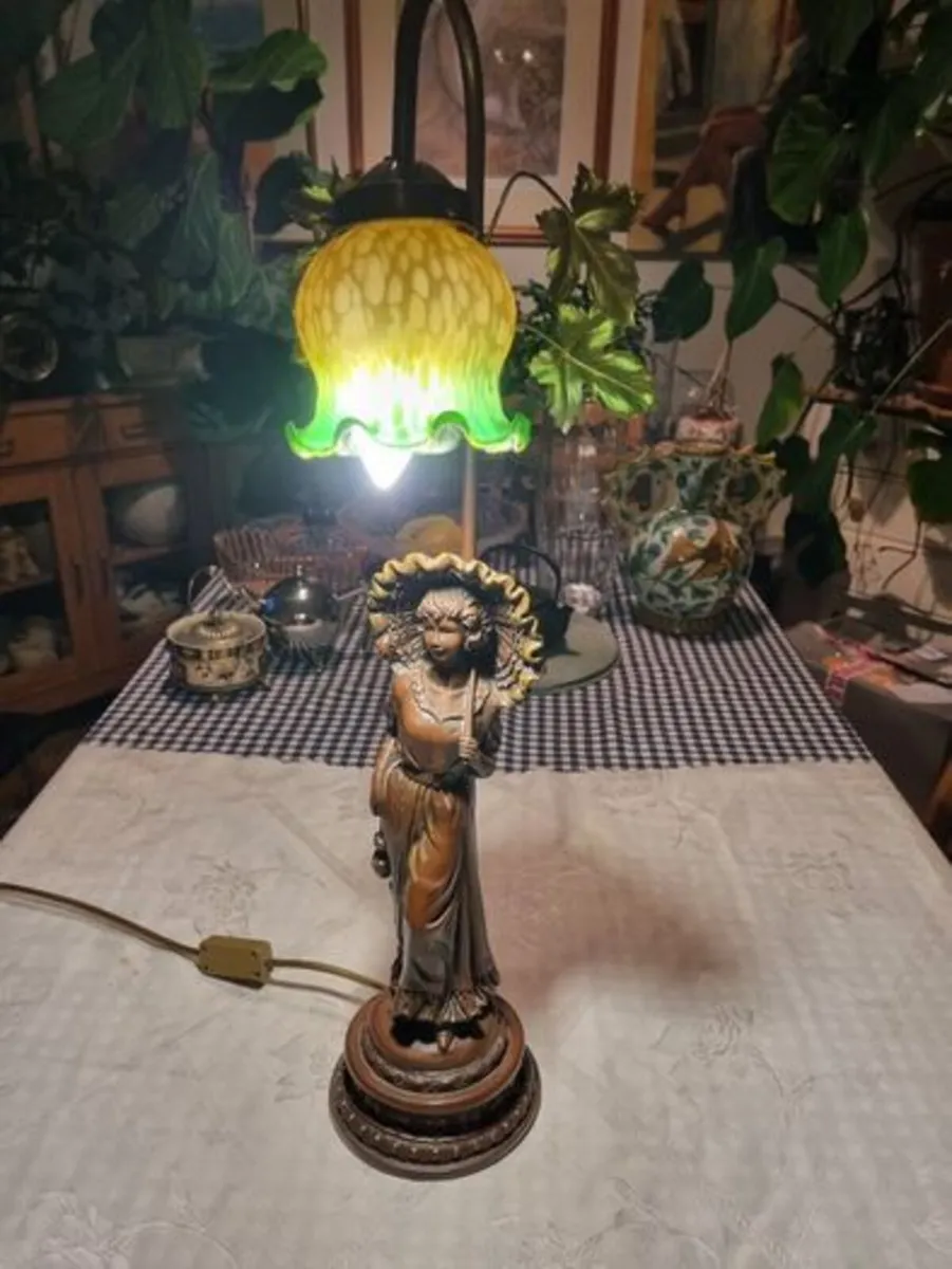 Vintage large woman statue lamp - Image 2