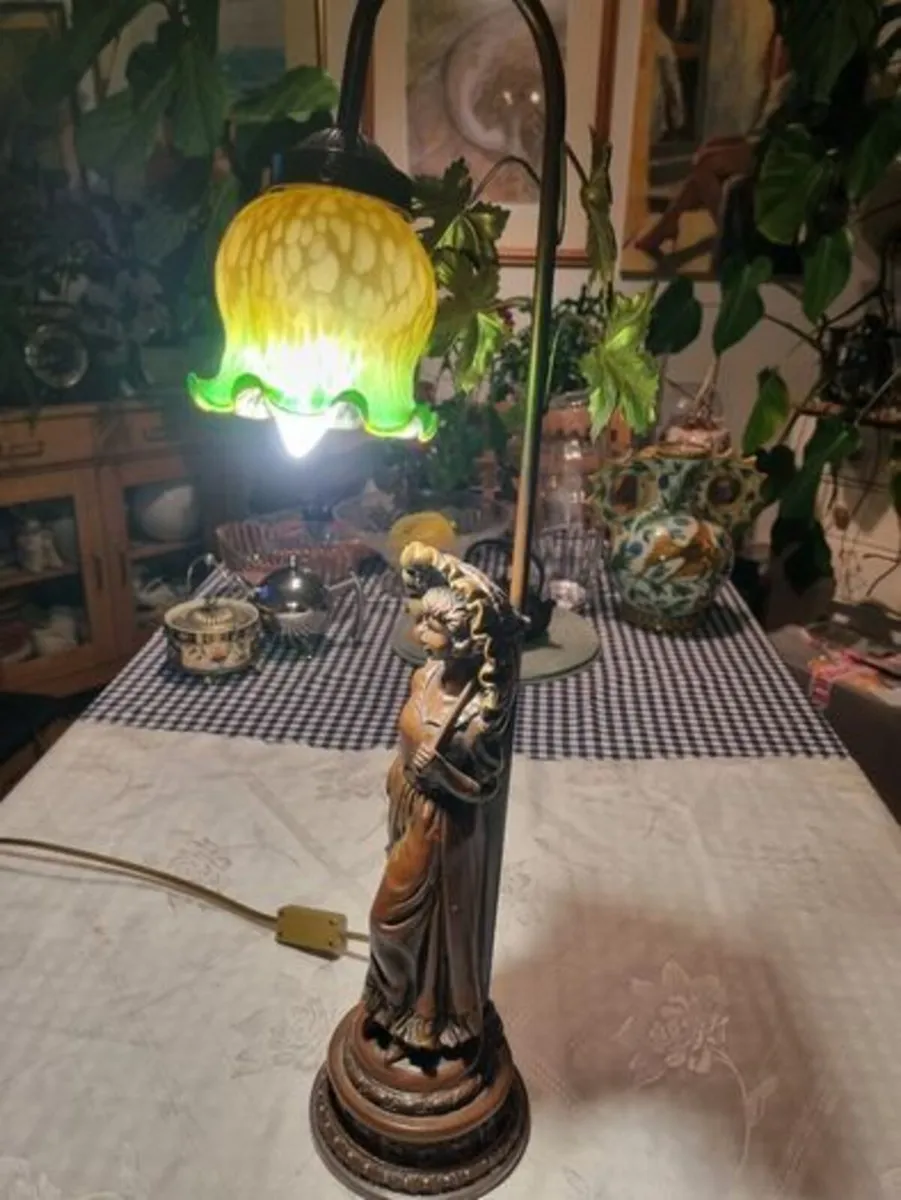 Vintage large woman statue lamp - Image 3