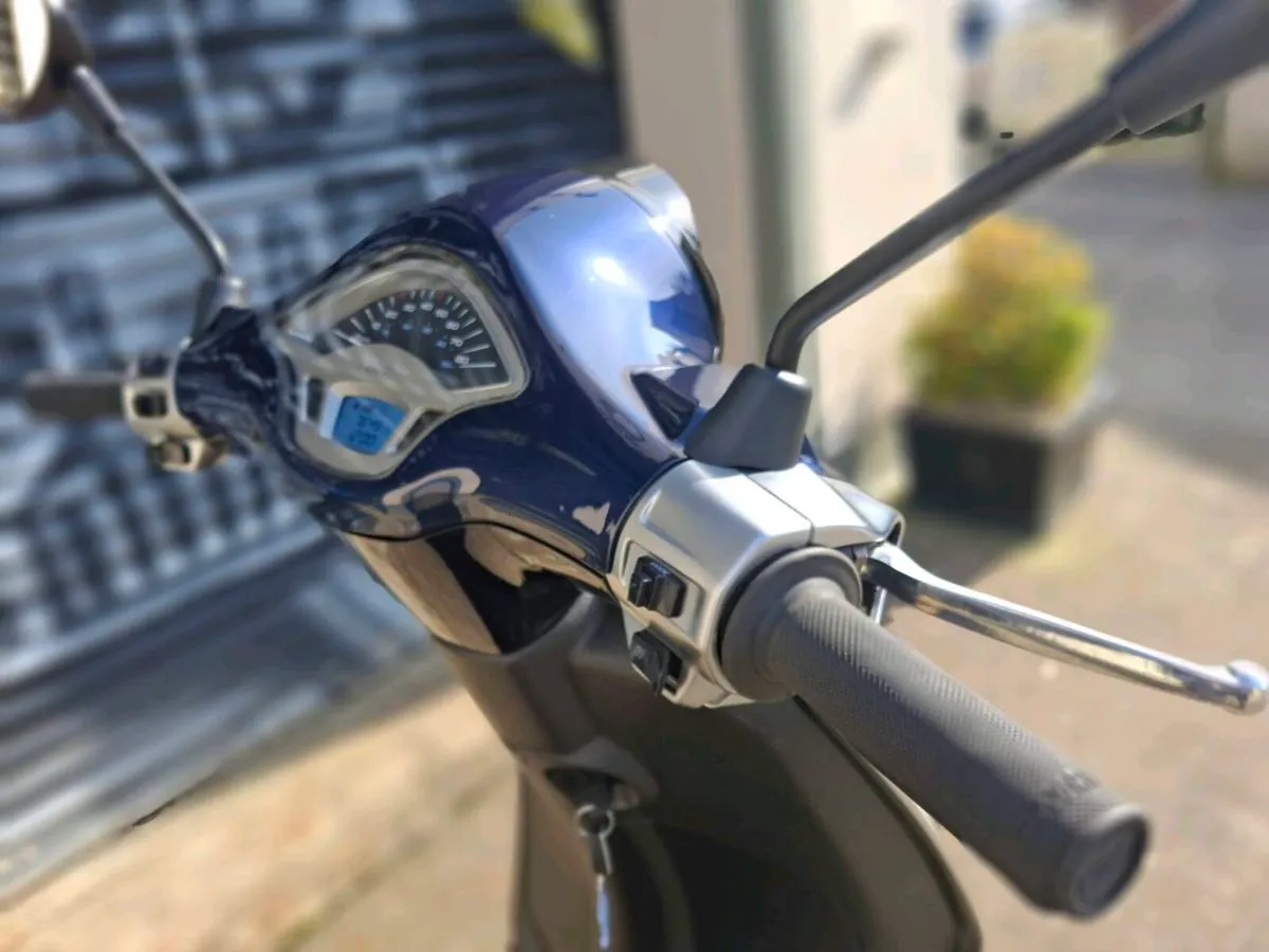Vespa primevera 50cc - Image 4