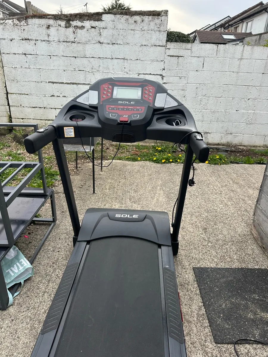 SOLE F60 treadmill - Image 1