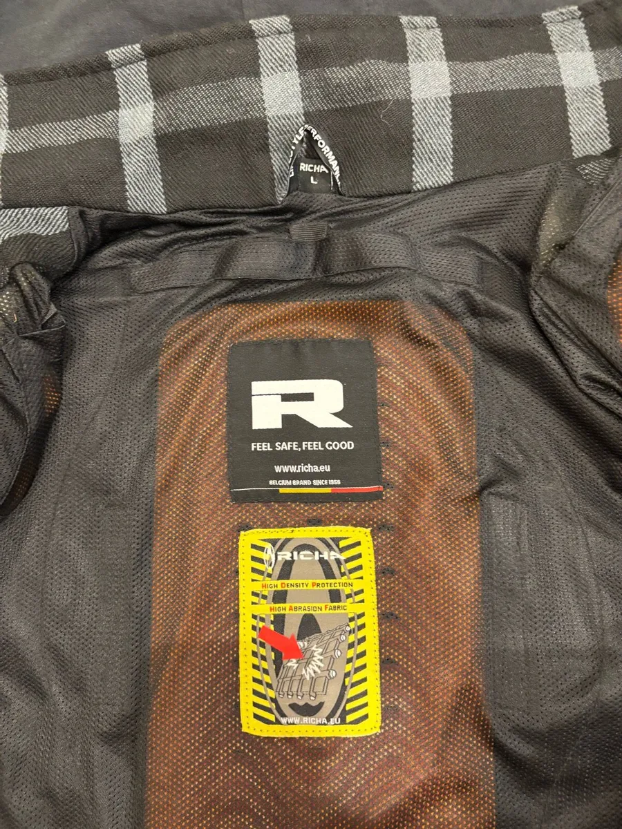 Richa Riding shirt with Hood - Image 3