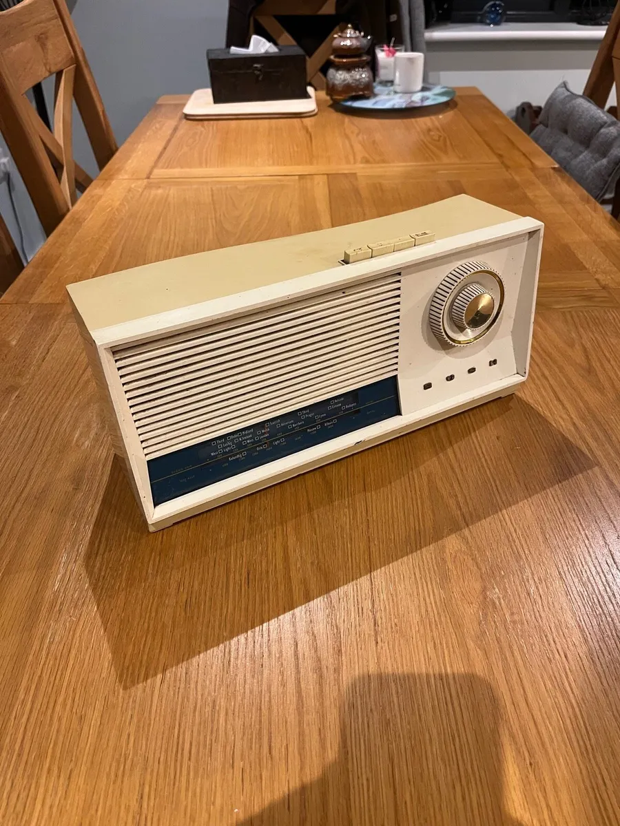 Vintage Bush TR91 Radio - Image 2