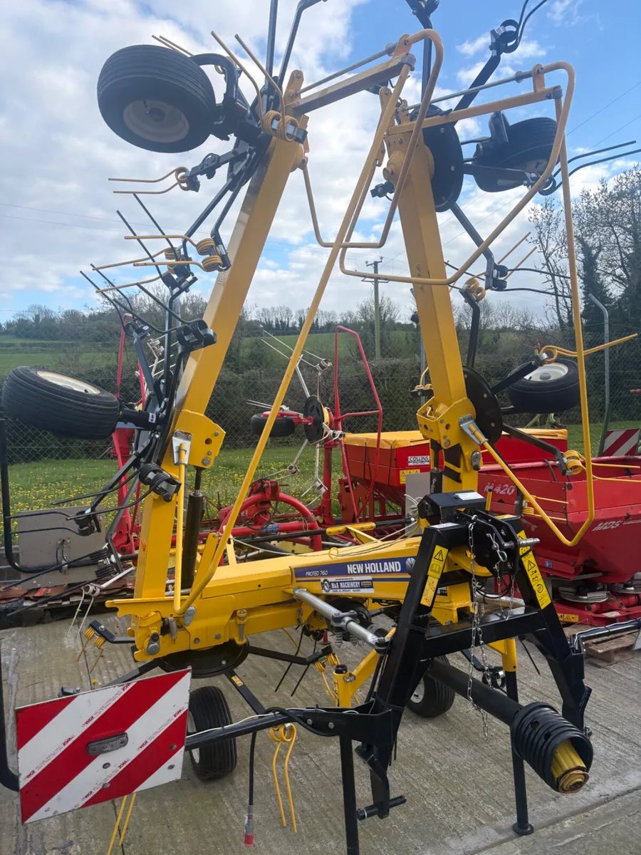 NEW HOLLAND PROTED 760 TEDDER - Image 1